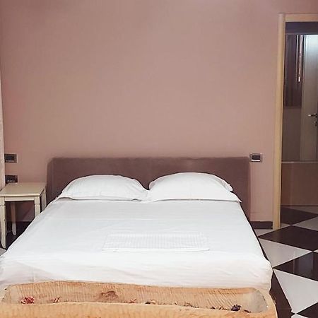 Lovely Apartment In Heart Of Tirana Exterior photo