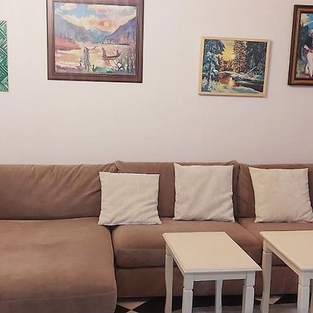 Lovely Apartment In Heart Of Tirana Exterior photo